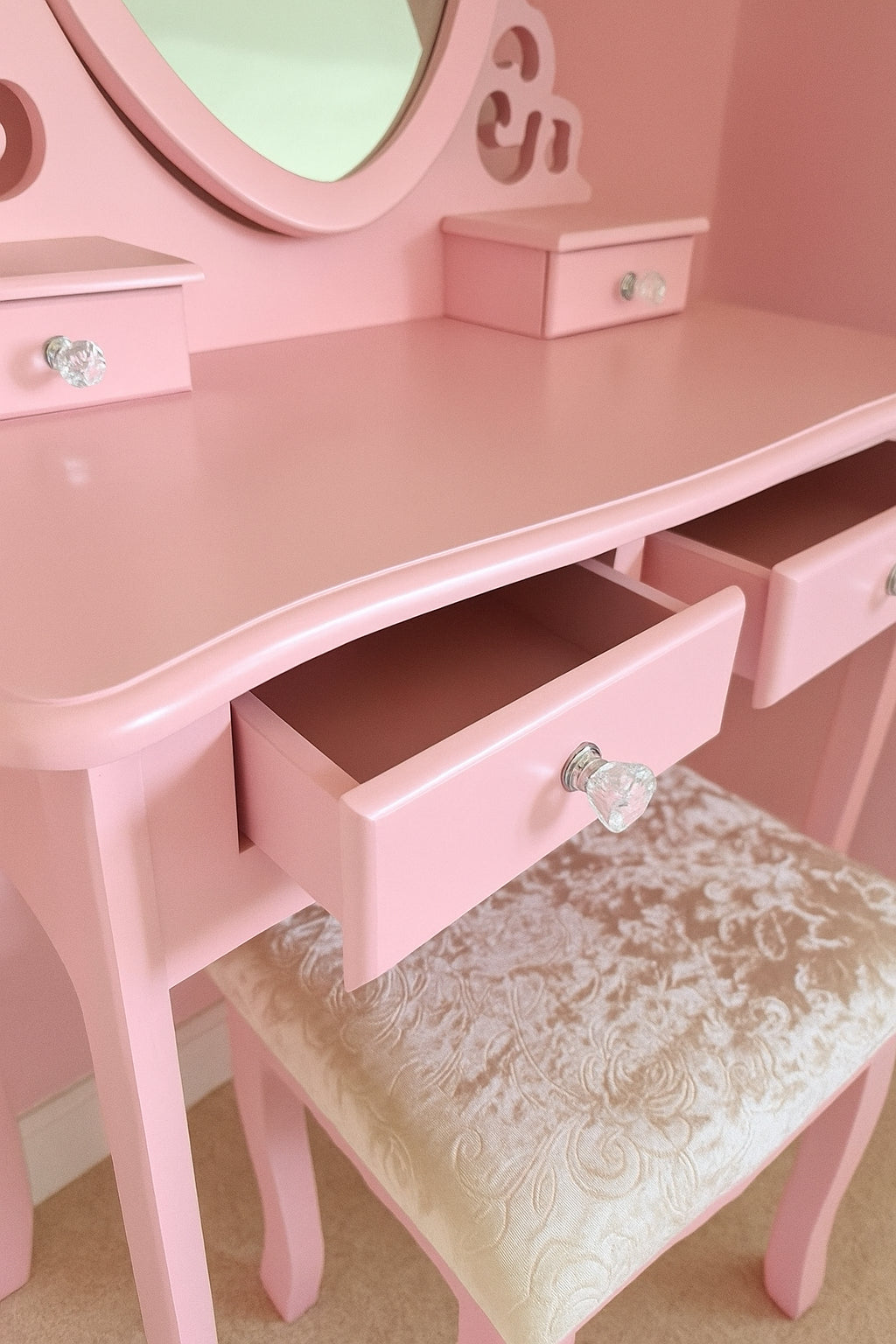 DOUBS Dressing Table with Heart Shaped Mirror and Stool Makeup Vanity Mirror Hollywood Table