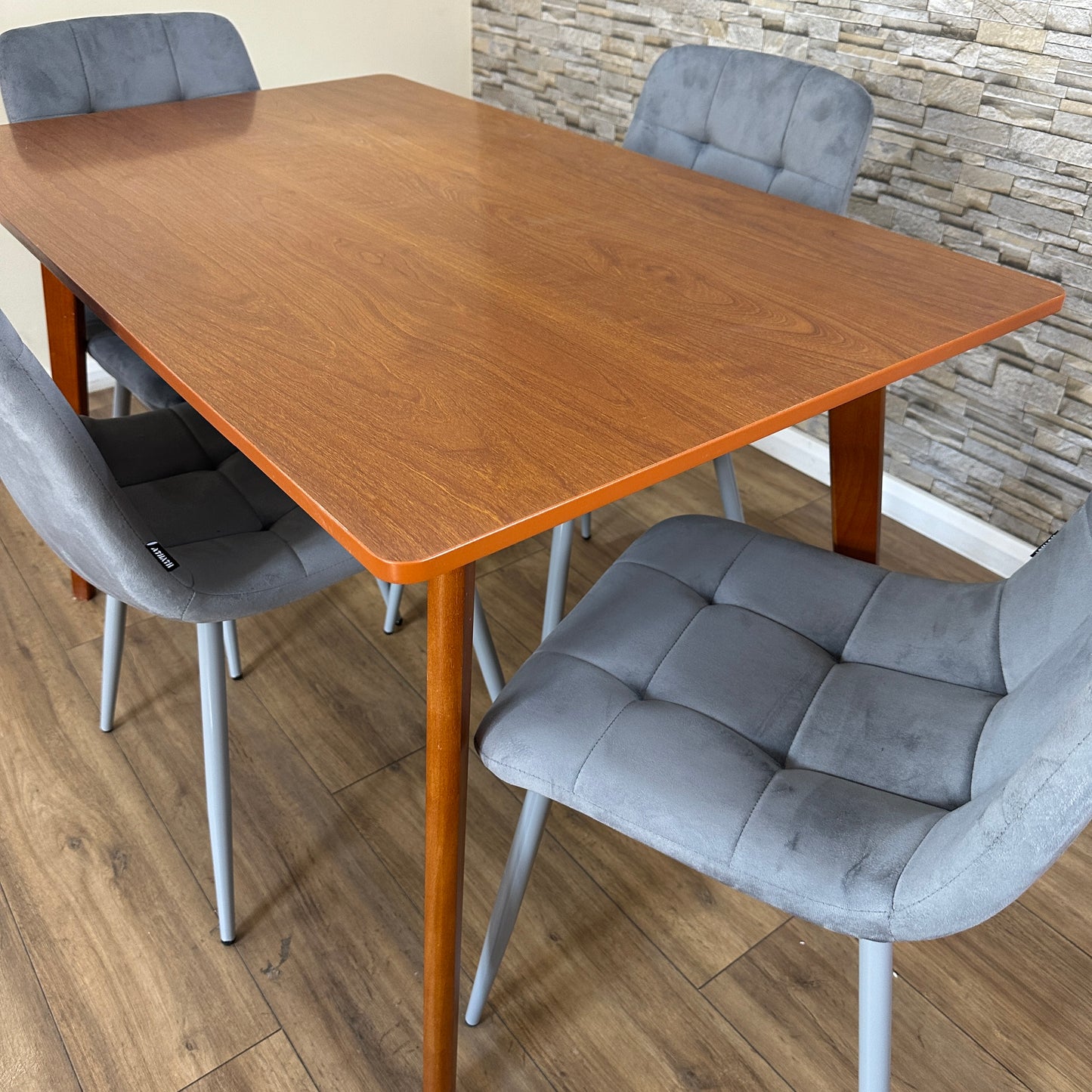 DOUBS Dining Table and 4 Grey Velvet Chairs Set Walnut Effect Design