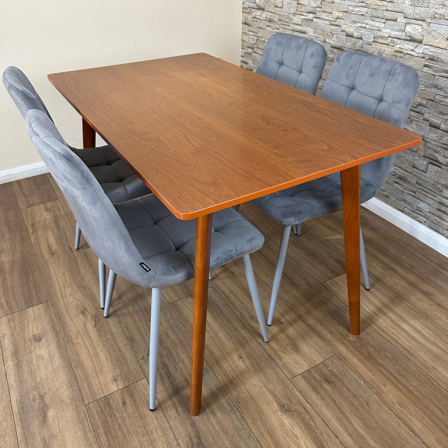 DOUBS Dining Table and 4 Grey Velvet Chairs Set Walnut Effect Design