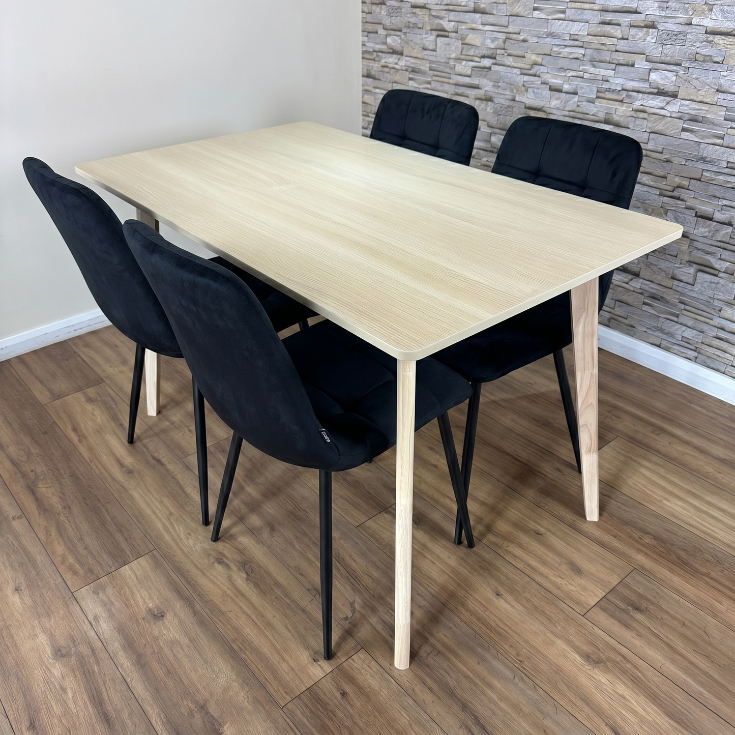 DOUBS Oak Effect Dining Table and 4 Black Velvet Chairs 5-Piece Dining Table Set