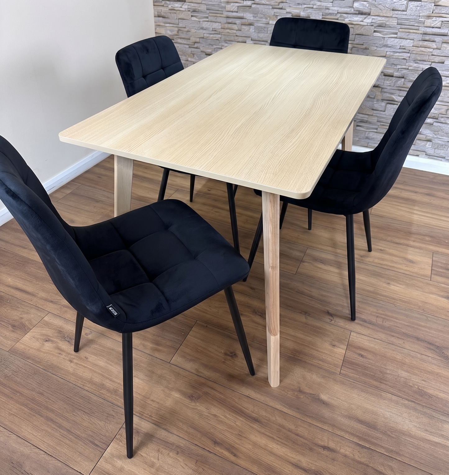 DOUBS Oak Effect Dining Table and 4 Black Velvet Chairs 5-Piece Dining Table Set