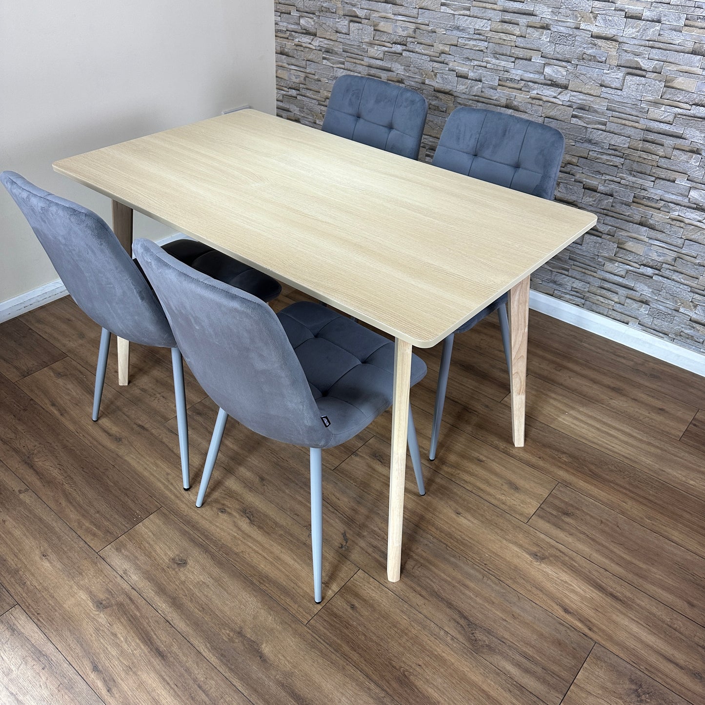 DOUBS Oak Effect Dining Table and 4 Grey Velvet Chairs 5-Piece Dining Table Set