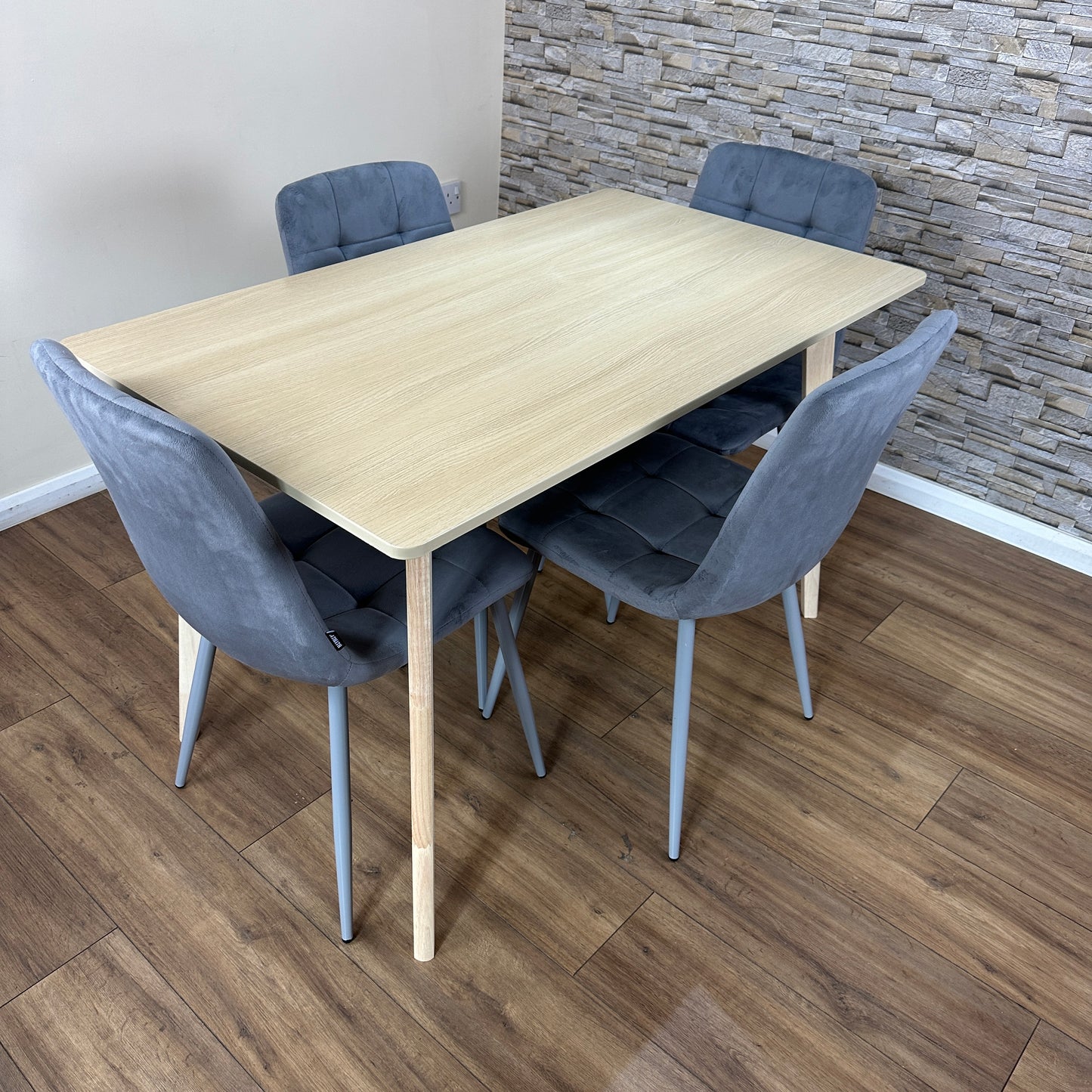 DOUBS Oak Effect Dining Table and 4 Grey Velvet Chairs 5-Piece Dining Table Set