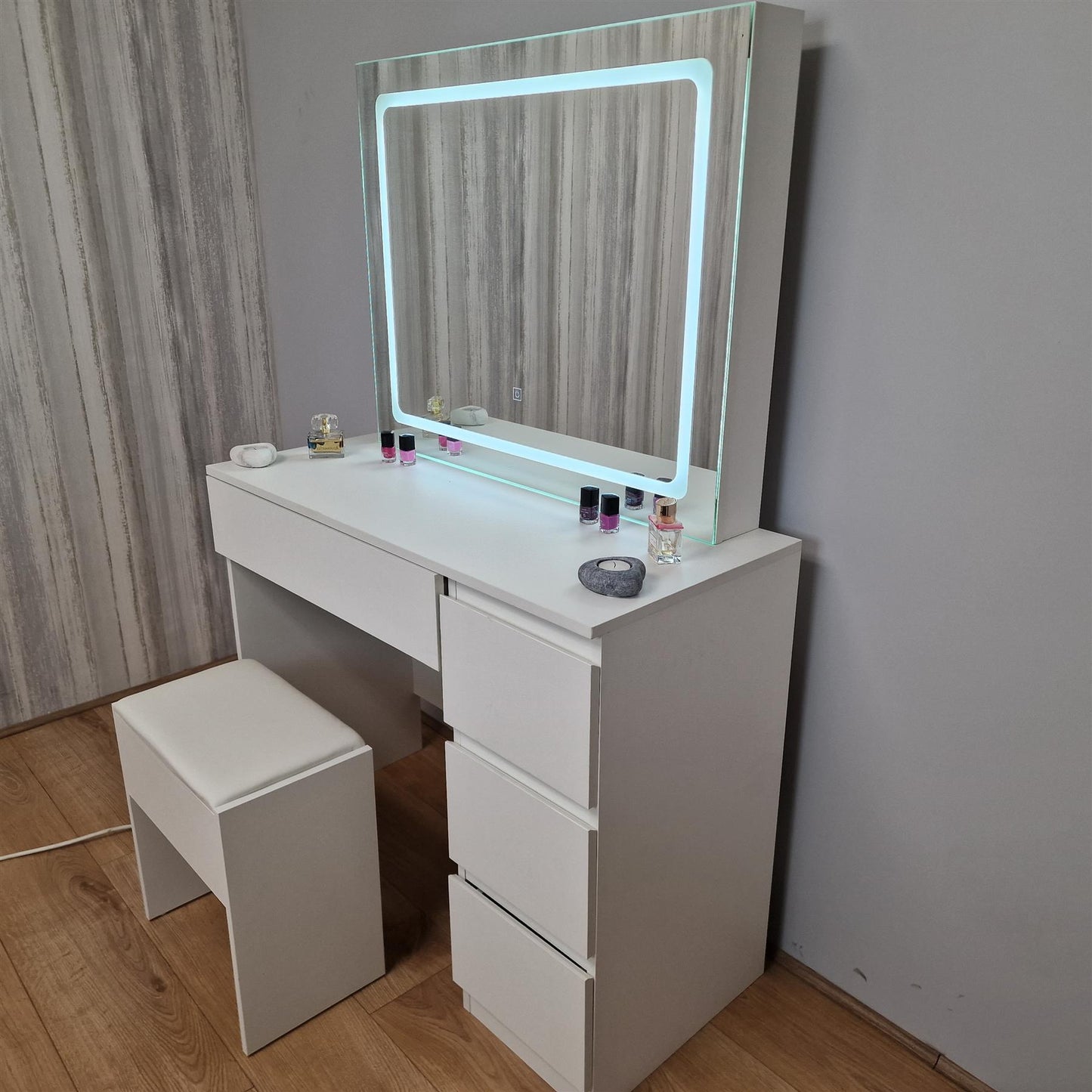 DOUBS Modern Dressing Table with LED Lights Mirror Vanity Makeup Desk Stool Set