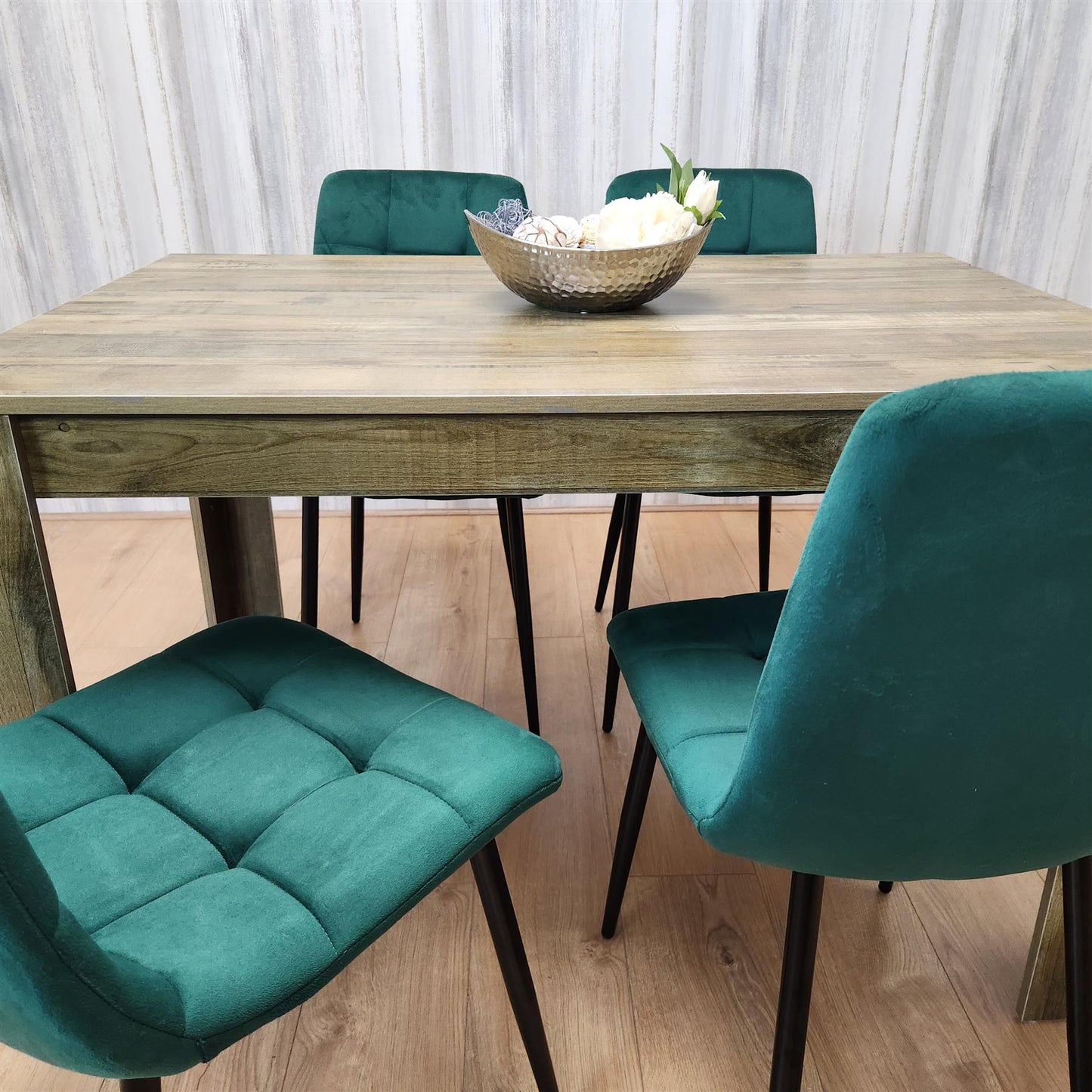 Dining Set of 4 Dining Table and 4 Green Velvet Chairs Dining Room Furniture